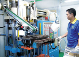 Rubber injection molding workshop